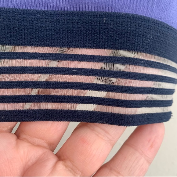 Nike Dri Fit Sports Bra Size Medium - Picture 3 of 5